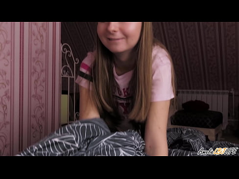 ❤️ Blondie thith thellë BFF-në e saj dhe merr spermë në gojën e saj ️ Porno e bukur tek ne ﹏