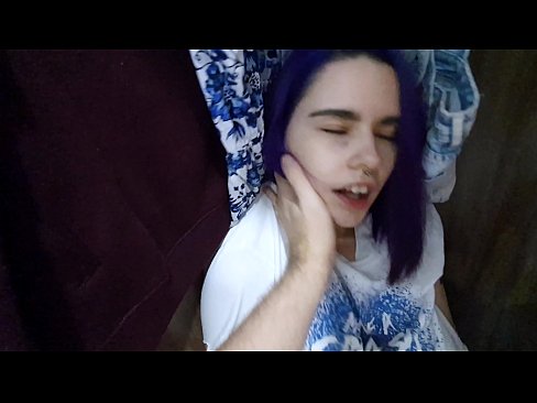 ❤️ Gjeta motrën time në dollap dhe e ndihmova të përfundonte ️ Porno e bukur tek ne ﹏